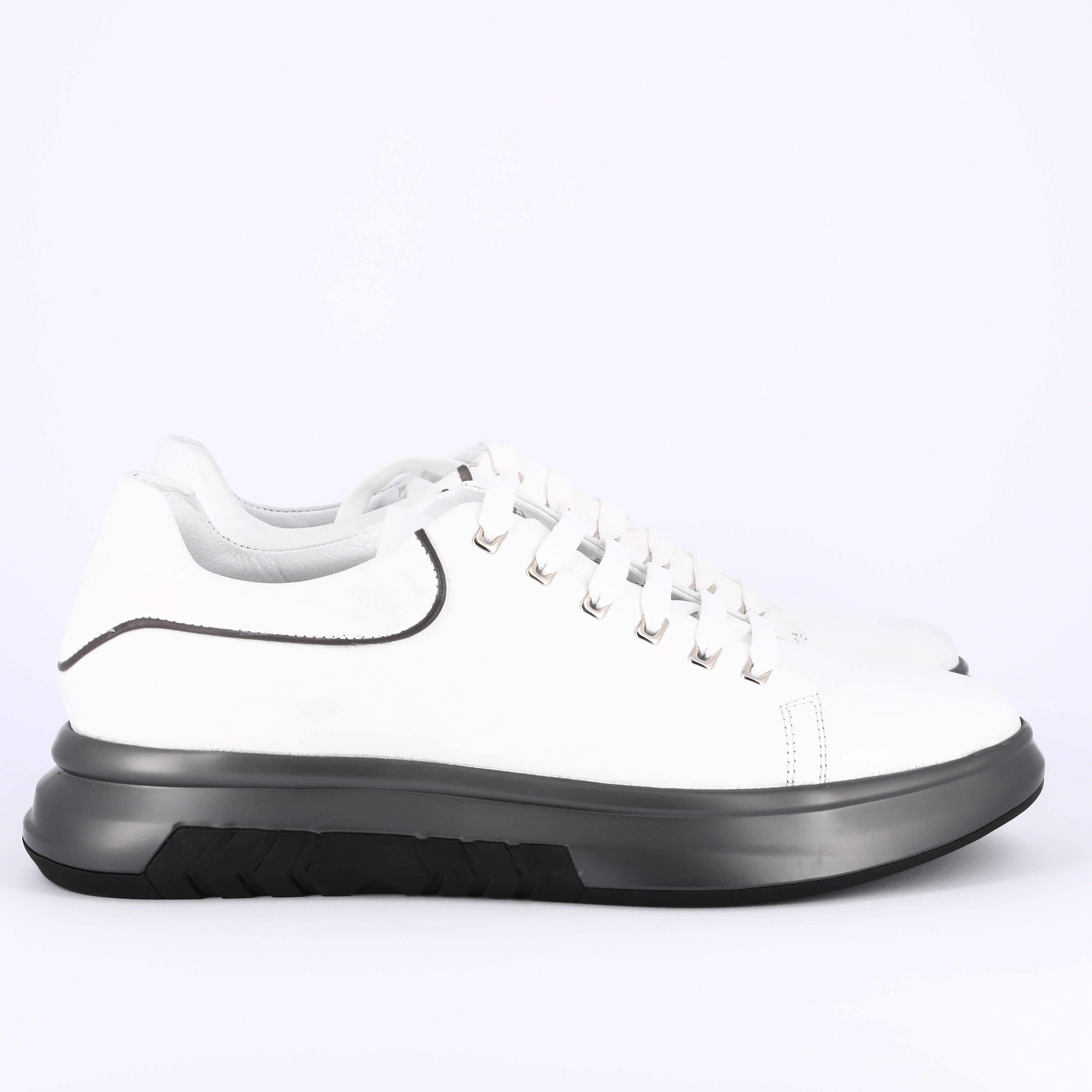 sneakers con suola a contrasto