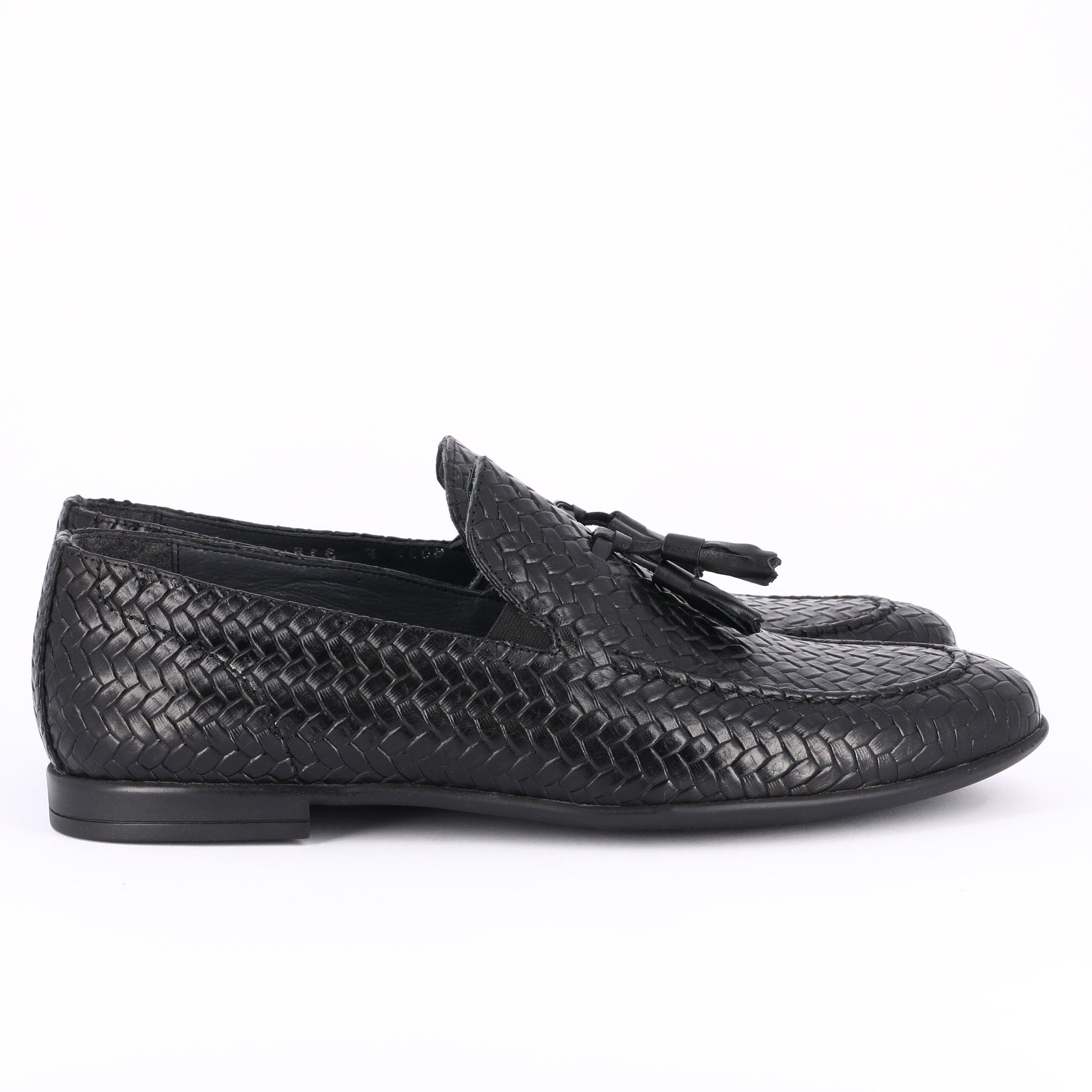 MOCASSINO intrecciato nero con nappine