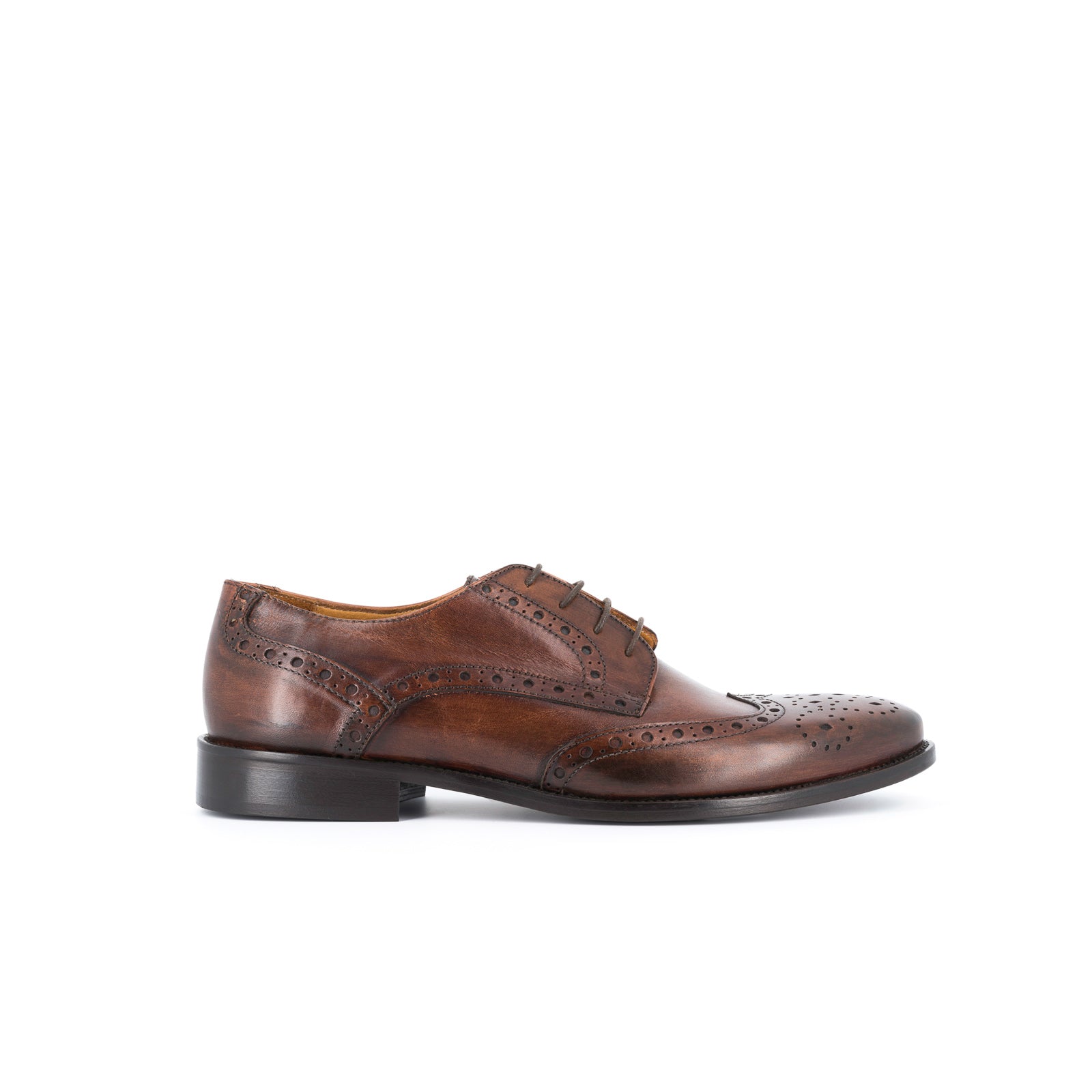 Stringata inglese con lacci