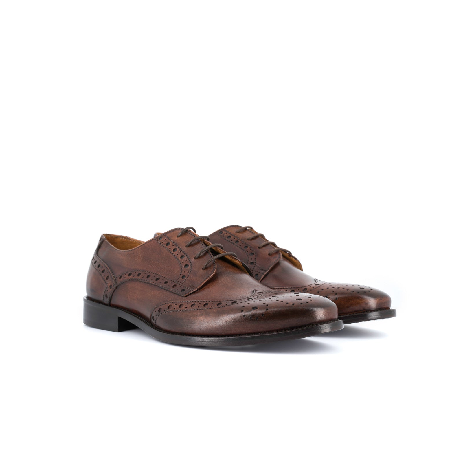 Stringata inglese con lacci