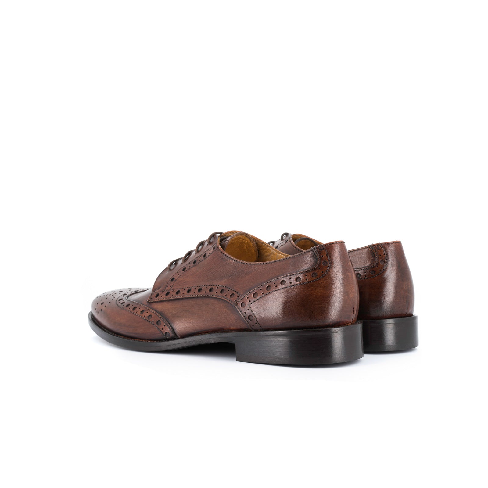 Stringata inglese con lacci