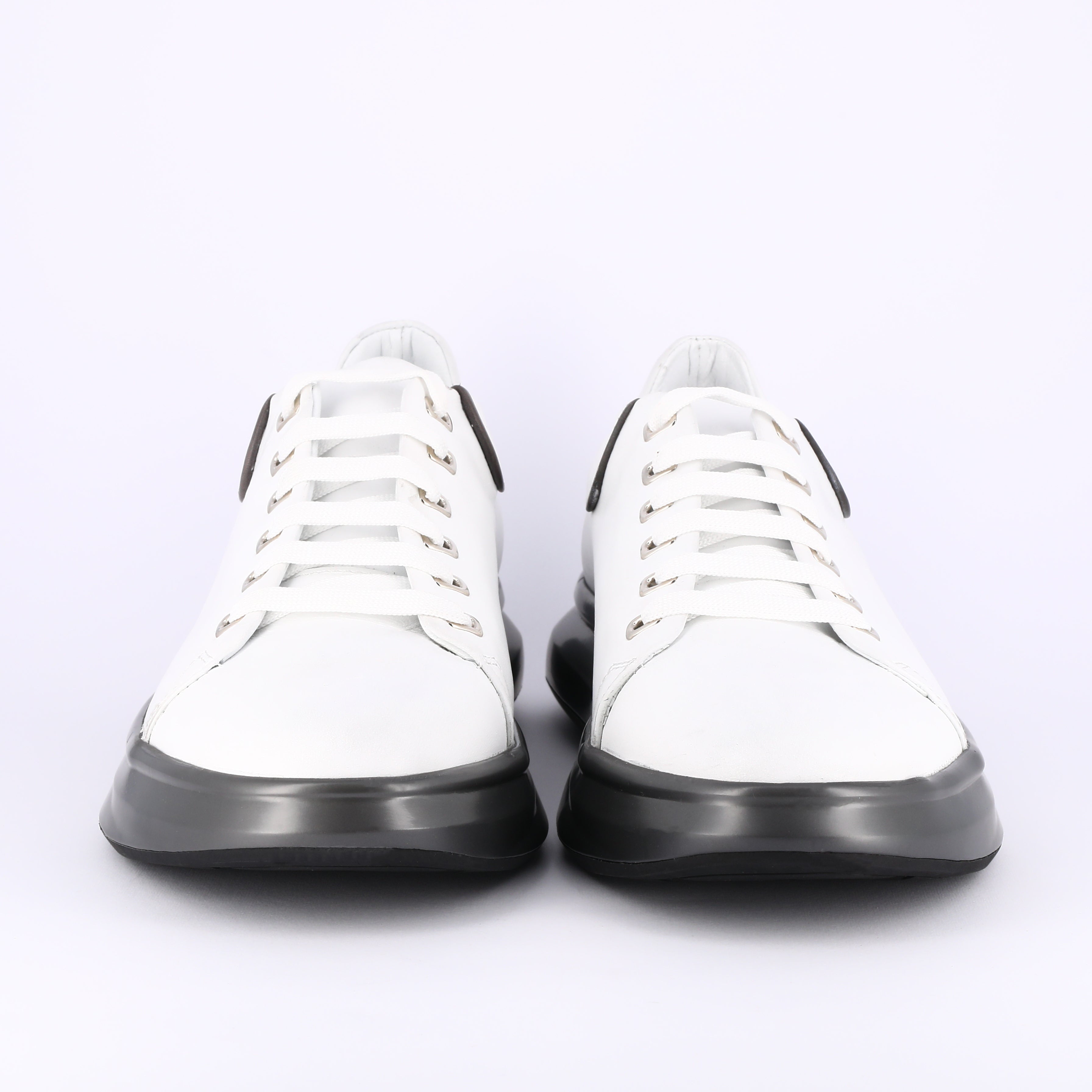 sneakers con suola a contrasto