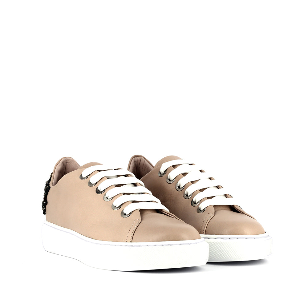 SNEAKERS con decorazione sul tallone
