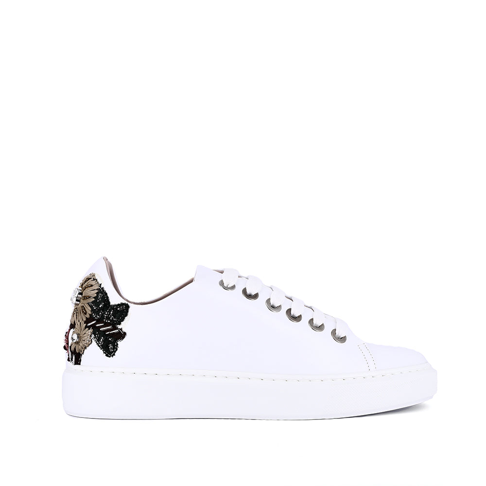 SNEAKERS con decorazione sul tallone