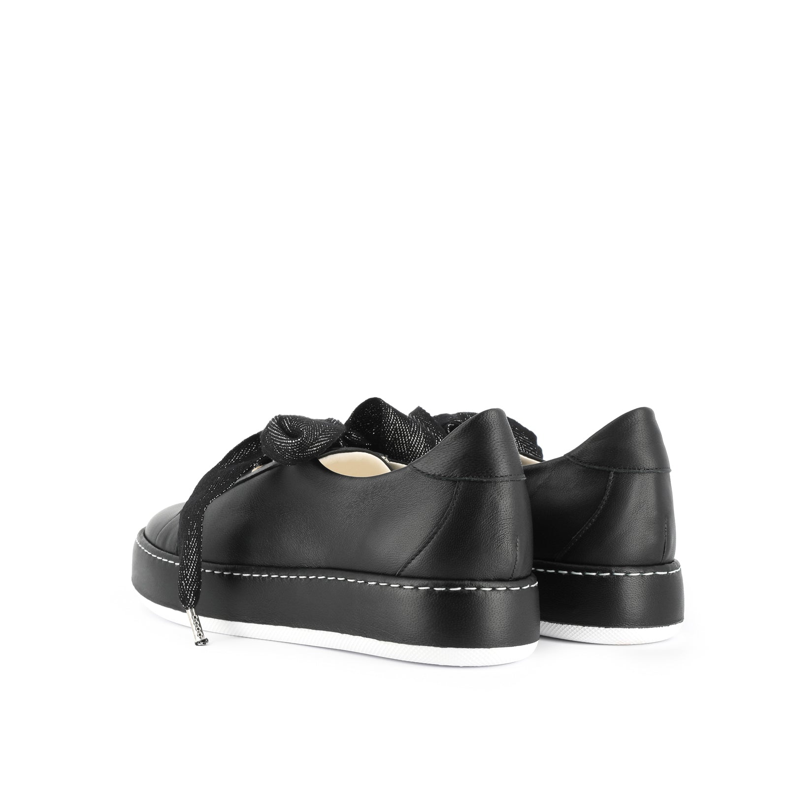 SNEAKERS con fiocco largo